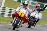 Vintage-motorcycle-club;eventdigitalimages;mallory-park;mallory-park-trackday-photographs;no-limits-trackdays;peter-wileman-photography;trackday-digital-images;trackday-photos;vmcc-festival-1000-bikes-photographs